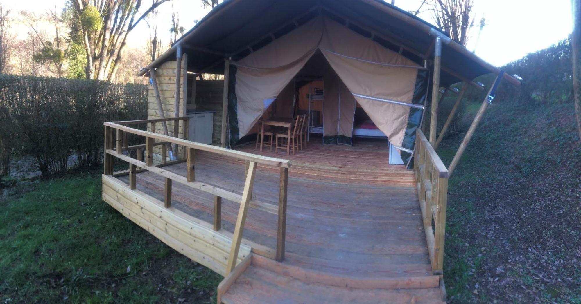 Camping Du Pont De St Gal Saint-Gal-sur-Sioule Exterior photo